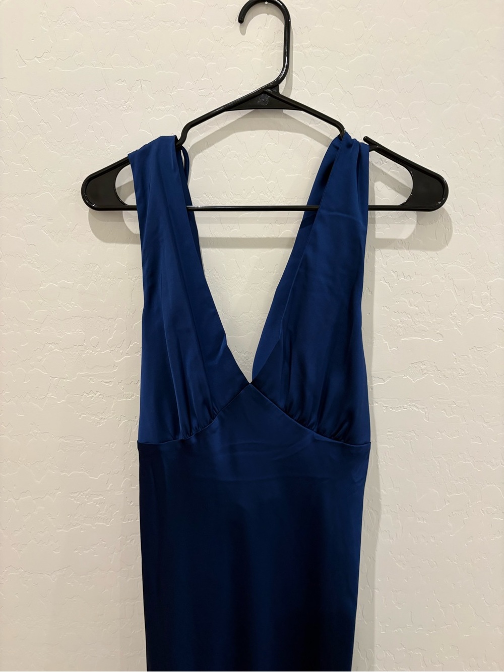 Abercrombie & Fitch Women’s Plunge Cowl Back Maxi Dress in Navy - Picture 3 of 8